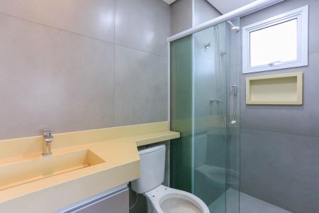 Apartamento à venda com 61m², 2 quartos e 1 vaga Apartamento à venda com 61m², 2 quartos e 1 vagaSuite - Banheiro