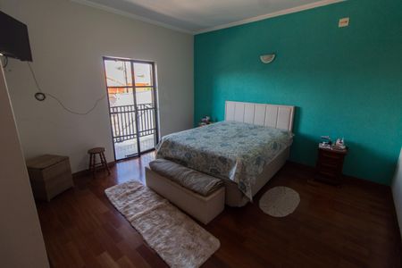 Casa à venda com 240m², 3 quartos e 4 vagas Casa à venda com 240m², 3 quartos e 4 vagasSuíte