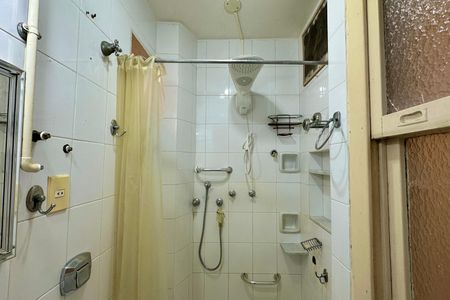 Apartamento à venda com 90m², 2 quartos e sem vaga Apartamento à venda com 90m², 2 quartos e sem vagaBanheiro de serviço