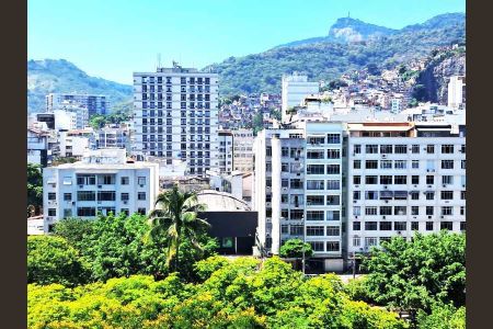 Apartamento à venda com 100m², 2 quartos e 1 vaga