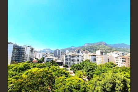 Apartamento à venda com 100m², 2 quartos e 1 vaga