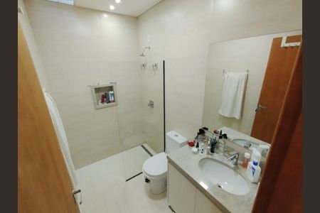 Casa à venda com 129m², 3 quartos e 1 vaga
