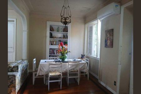 Casa à venda com 204m², 5 quartos e 4 vagas