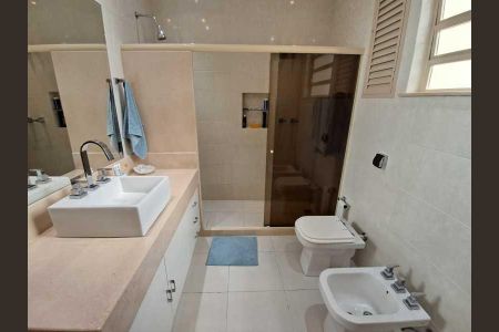 Casa à venda com 209m², 3 quartos e 1 vaga