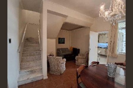 Casa à venda com 209m², 3 quartos e 1 vaga