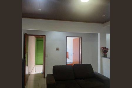 Casa à venda com 182m², 5 quartos e sem vaga