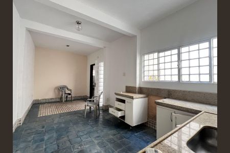 Casa à venda com 100m², 3 quartos e sem vaga