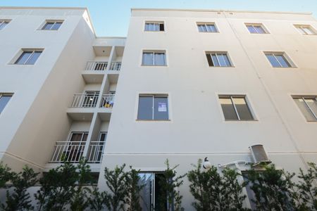 Apartamento para alugar com 45m², 2 quartos e 1 vaga Apartamento para alugar com 45m², 2 quartos e 1 vagaFachada