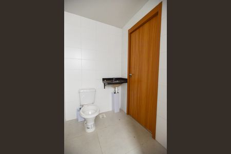 Apartamento para alugar com 45m², 2 quartos e 1 vaga Apartamento para alugar com 45m², 2 quartos e 1 vagaBanheiro