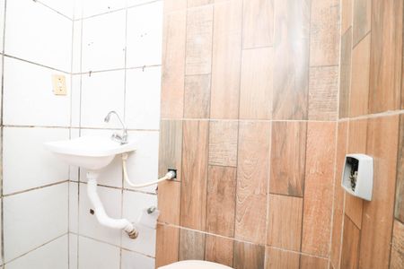 Casa para alugar com 68m², 2 quartos e sem vaga Casa para alugar com 68m², 2 quartos e sem vagaBanheiro