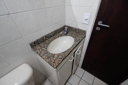 Apartamento para alugar com 61m², 2 quartos e 1 vaga Apartamento para alugar com 61m², 2 quartos e 1 vagaBanheiro