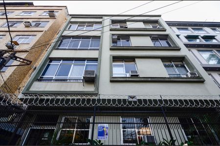 Apartamento à venda com 62m², 2 quartos e sem vaga Apartamento à venda com 62m², 2 quartos e sem vagaFachada