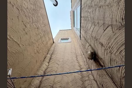 Casa de condomínio à venda com 90m², 2 quartos e 1 vagaVaranda