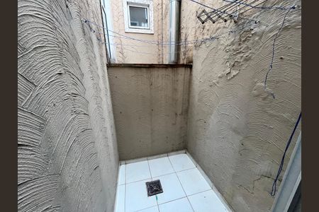 Casa de condomínio à venda com 90m², 2 quartos e 1 vagaVaranda