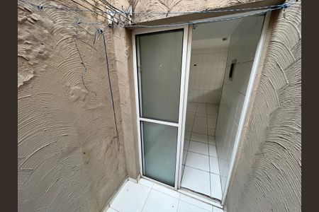 Casa de condomínio à venda com 90m², 2 quartos e 1 vagaVaranda
