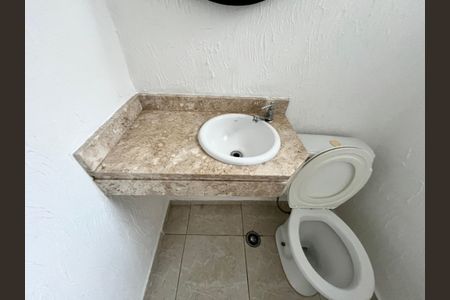 Casa de condomínio à venda com 90m², 2 quartos e 1 vagaLavabo