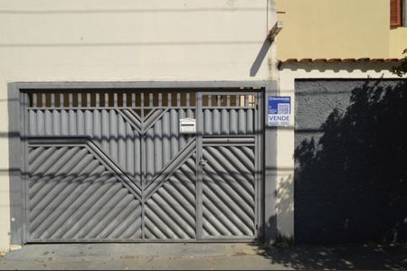 Casa à venda com 160m², 3 quartos e 3 vagasFachada + Plaquinha