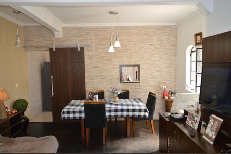 Casa à venda com 160m², 3 quartos e 3 vagasSala