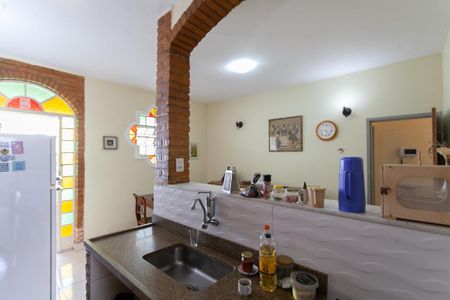 Casa à venda com 305m², 3 quartos e 3 vagasCozinha e Copa