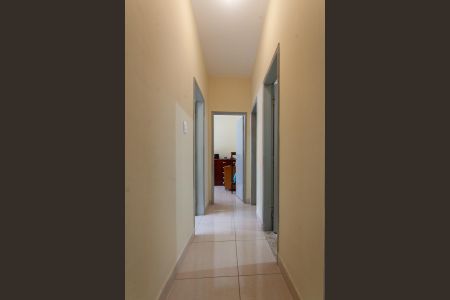 Casa à venda com 305m², 3 quartos e 3 vagasCorredor