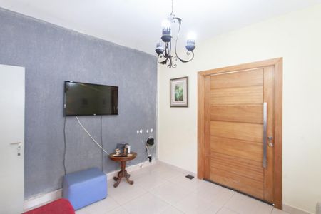 Casa à venda com 305m², 3 quartos e 3 vagasSala