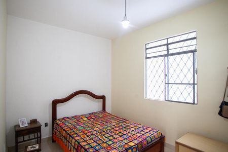 Casa à venda com 305m², 3 quartos e 3 vagasQuarto 2