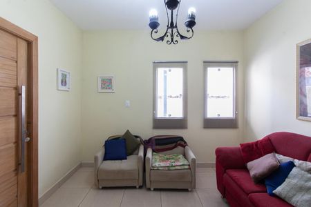 Casa à venda com 305m², 3 quartos e 3 vagasSala