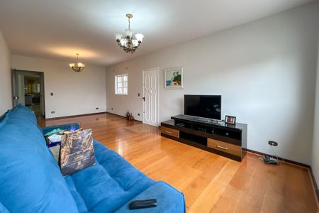 Casa à venda com 250m², 4 quartos e 5 vagas Casa à venda com 250m², 4 quartos e 5 vagasSala