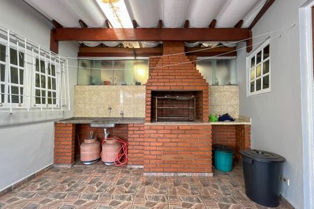 Casa à venda com 250m², 4 quartos e 5 vagas Casa à venda com 250m², 4 quartos e 5 vagasÁrea de Serviço