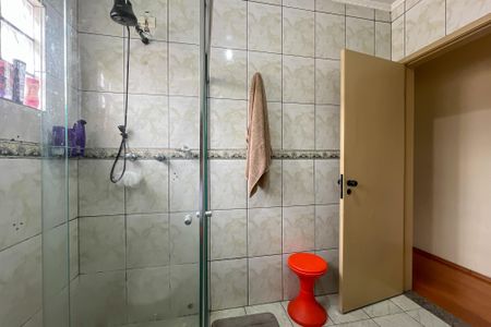 Casa à venda com 250m², 4 quartos e 5 vagas Casa à venda com 250m², 4 quartos e 5 vagasBanheiro