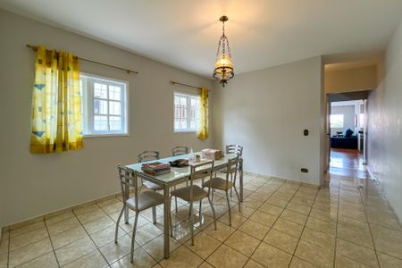 Casa à venda com 250m², 4 quartos e 5 vagas Casa à venda com 250m², 4 quartos e 5 vagasSala de Jantar