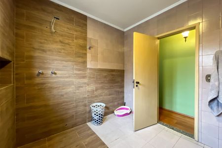 Casa à venda com 250m², 4 quartos e 5 vagas Casa à venda com 250m², 4 quartos e 5 vagasBanheiro da Suíte