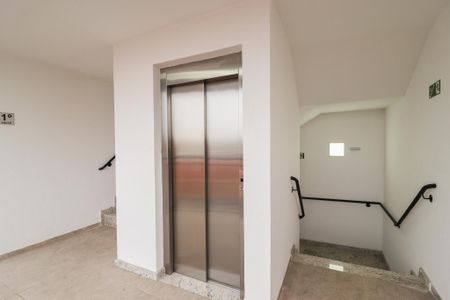 Apartamento para alugar com 68m², 2 quartos e sem vaga Apartamento para alugar com 68m², 2 quartos e sem vagaÁrea comum - Elevador