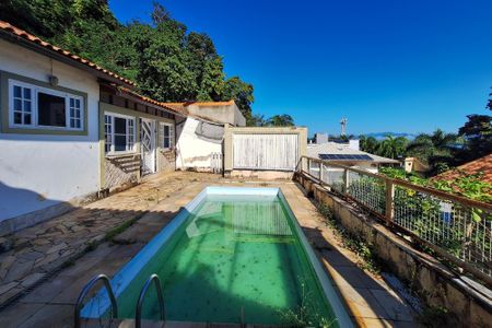 Casa à venda com 180m², 4 quartos e 2 vagas Casa à venda com 180m², 4 quartos e 2 vagasÁrea comum