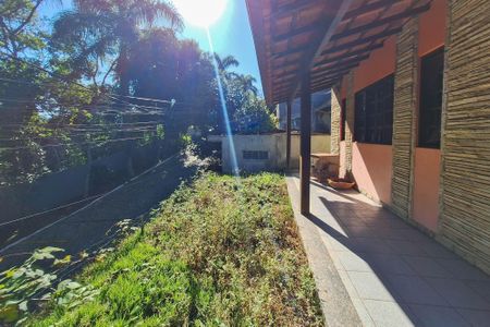 Casa à venda com 180m², 4 quartos e 2 vagas Casa à venda com 180m², 4 quartos e 2 vagasÁrea comum