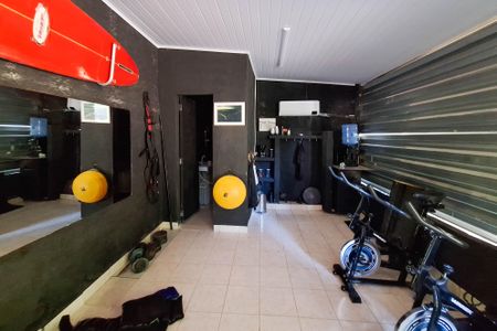 Casa à venda com 180m², 4 quartos e 2 vagas Casa à venda com 180m², 4 quartos e 2 vagasÁrea comum