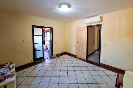 Casa à venda com 180m², 4 quartos e 2 vagas Casa à venda com 180m², 4 quartos e 2 vagasSuíte 1