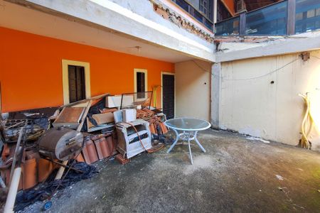 Casa à venda com 180m², 4 quartos e 2 vagas Casa à venda com 180m², 4 quartos e 2 vagasÁrea comum