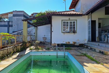 Casa à venda com 180m², 4 quartos e 2 vagas Casa à venda com 180m², 4 quartos e 2 vagasÁrea comum