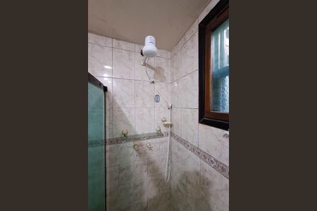 Casa à venda com 180m², 4 quartos e 2 vagas Casa à venda com 180m², 4 quartos e 2 vagasBanheiro Social