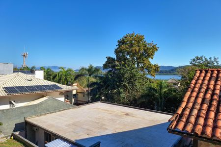 Casa à venda com 180m², 4 quartos e 2 vagas Casa à venda com 180m², 4 quartos e 2 vagasÁrea comum