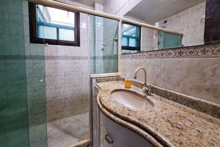 Casa à venda com 180m², 4 quartos e 2 vagas Casa à venda com 180m², 4 quartos e 2 vagasBanheiro Social