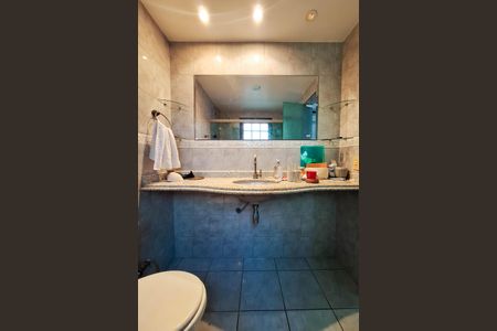 Casa à venda com 180m², 4 quartos e 2 vagas Casa à venda com 180m², 4 quartos e 2 vagasBanheiro da Suíte 2