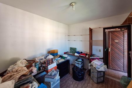 Casa à venda com 180m², 4 quartos e 2 vagas Casa à venda com 180m², 4 quartos e 2 vagasQuarto anexo