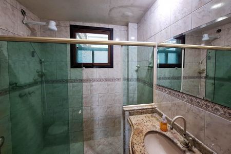 Casa à venda com 180m², 4 quartos e 2 vagas Casa à venda com 180m², 4 quartos e 2 vagasBanheiro Social