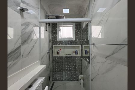 Apartamento à venda com 63m², 2 quartos e 2 vagas Apartamento à venda com 63m², 2 quartos e 2 vagasBanheiro da suíte