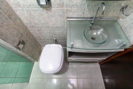 Casa à venda com 93m², 2 quartos e 2 vagas Casa à venda com 93m², 2 quartos e 2 vagasBanheiro