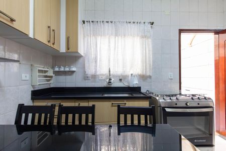 Casa à venda com 93m², 2 quartos e 2 vagas Casa à venda com 93m², 2 quartos e 2 vagasCozinha