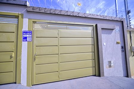 Casa para alugar com 150m², 2 quartos e 2 vagas Casa para alugar com 150m², 2 quartos e 2 vagasFachada