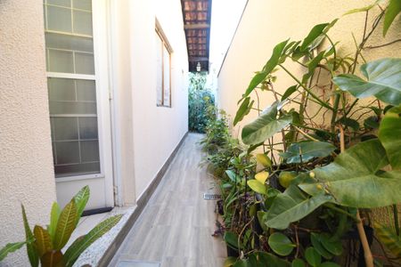 Casa à venda com 230m², 4 quartos e 5 vagasCorredor